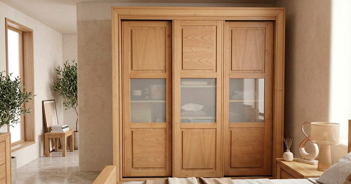 armario de madera maciza